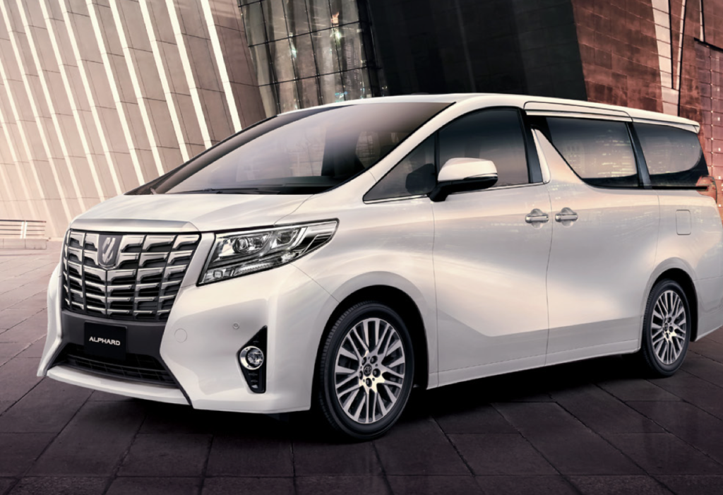 アルファード – 30系【高級ミニバンが「高級車」になった世代】