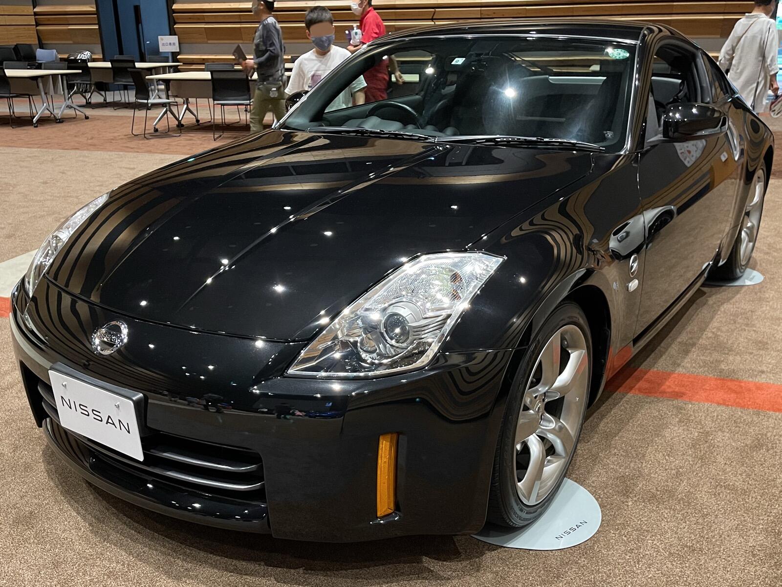 フェアレディZ Version ST（Z33後期型）のフロントビュー