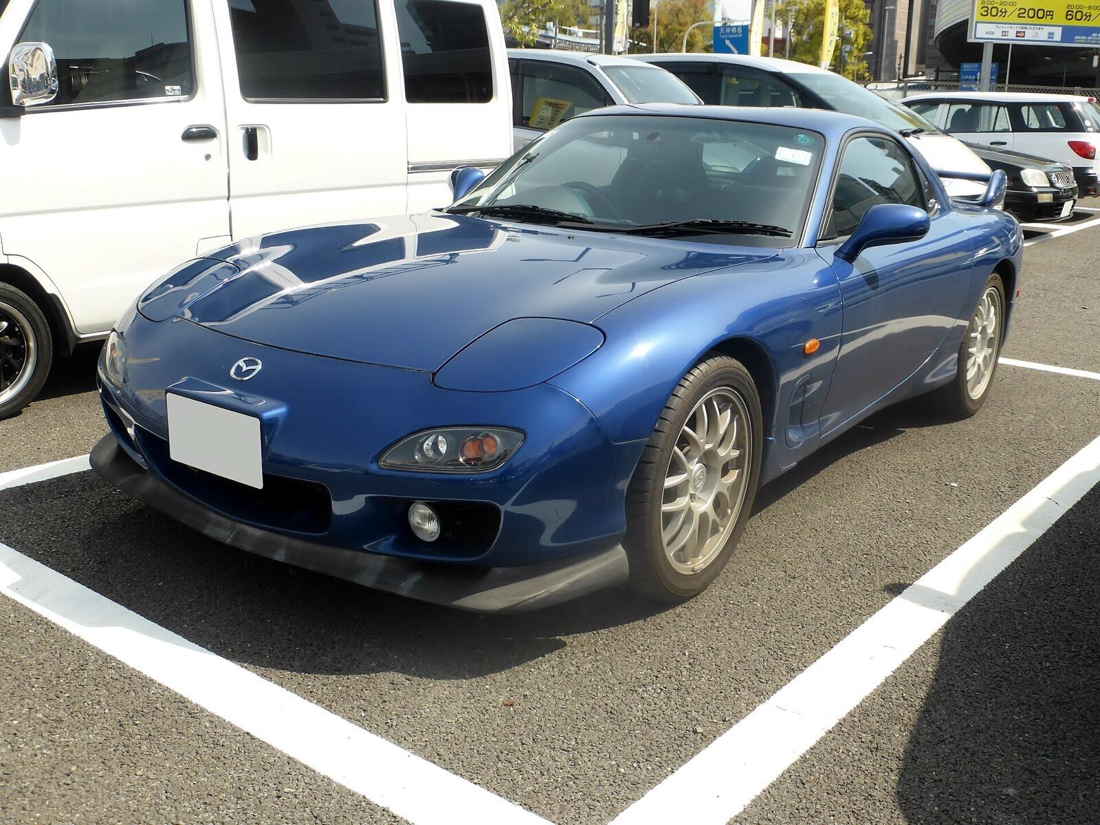 マツダ RX-7（FD3S）のフロントビュー