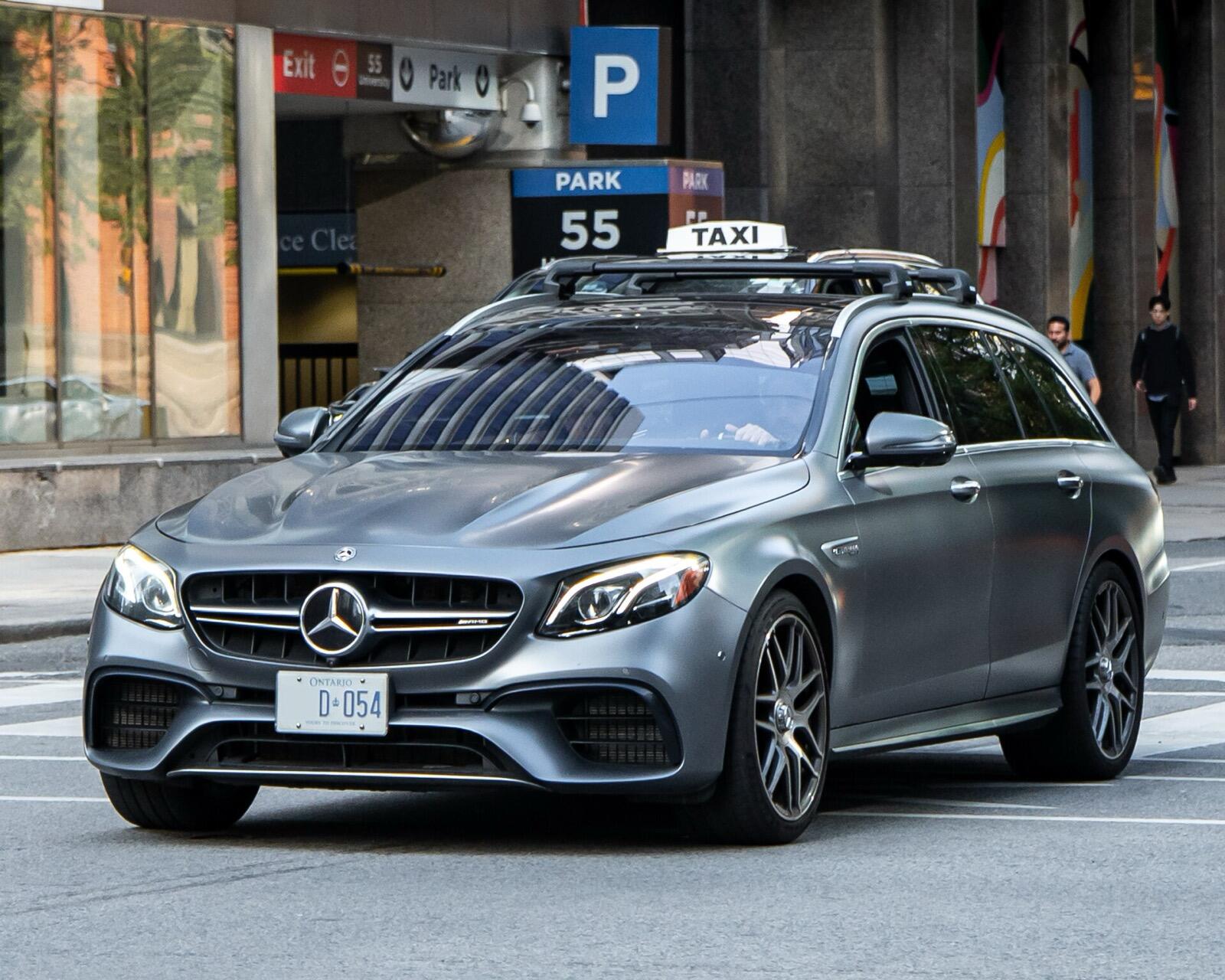 メルセデスAMG E 63 S Estate（S213）の走行シーン