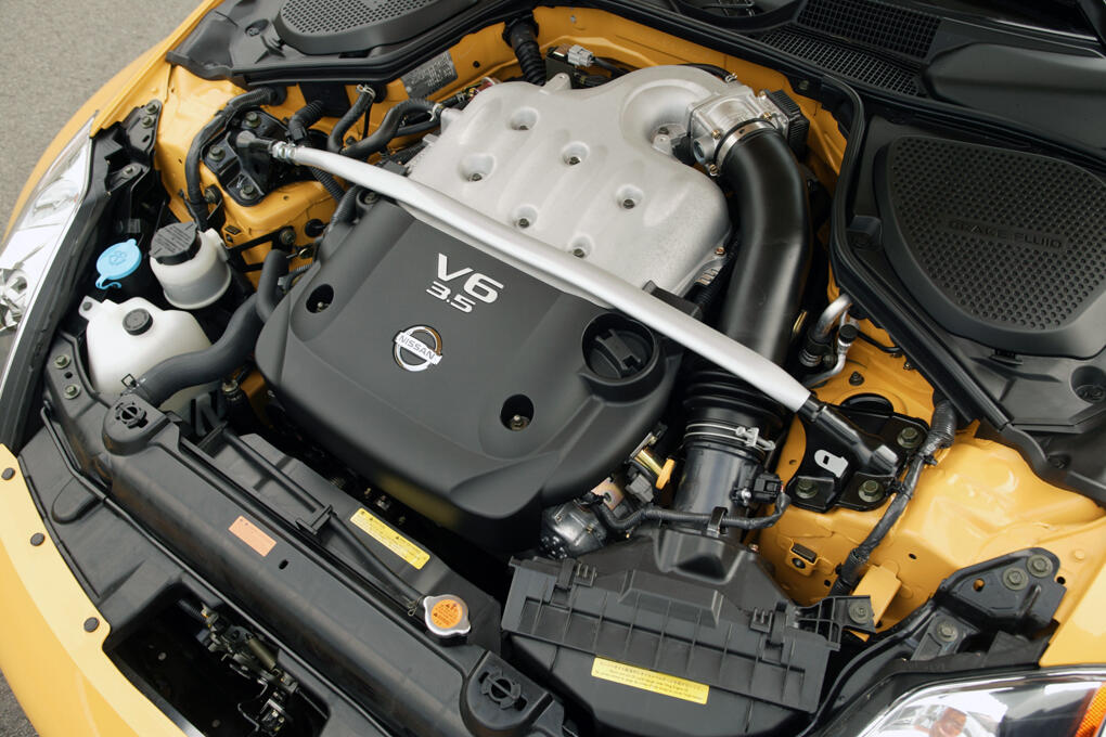 Z33型フェアレディZに搭載されたVQ35DEエンジン
