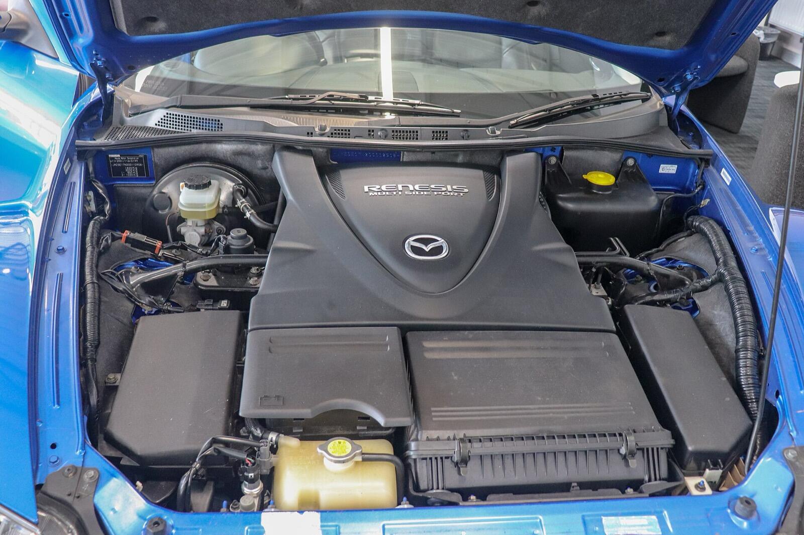 RX-8（SE3P）のエンジンルーム