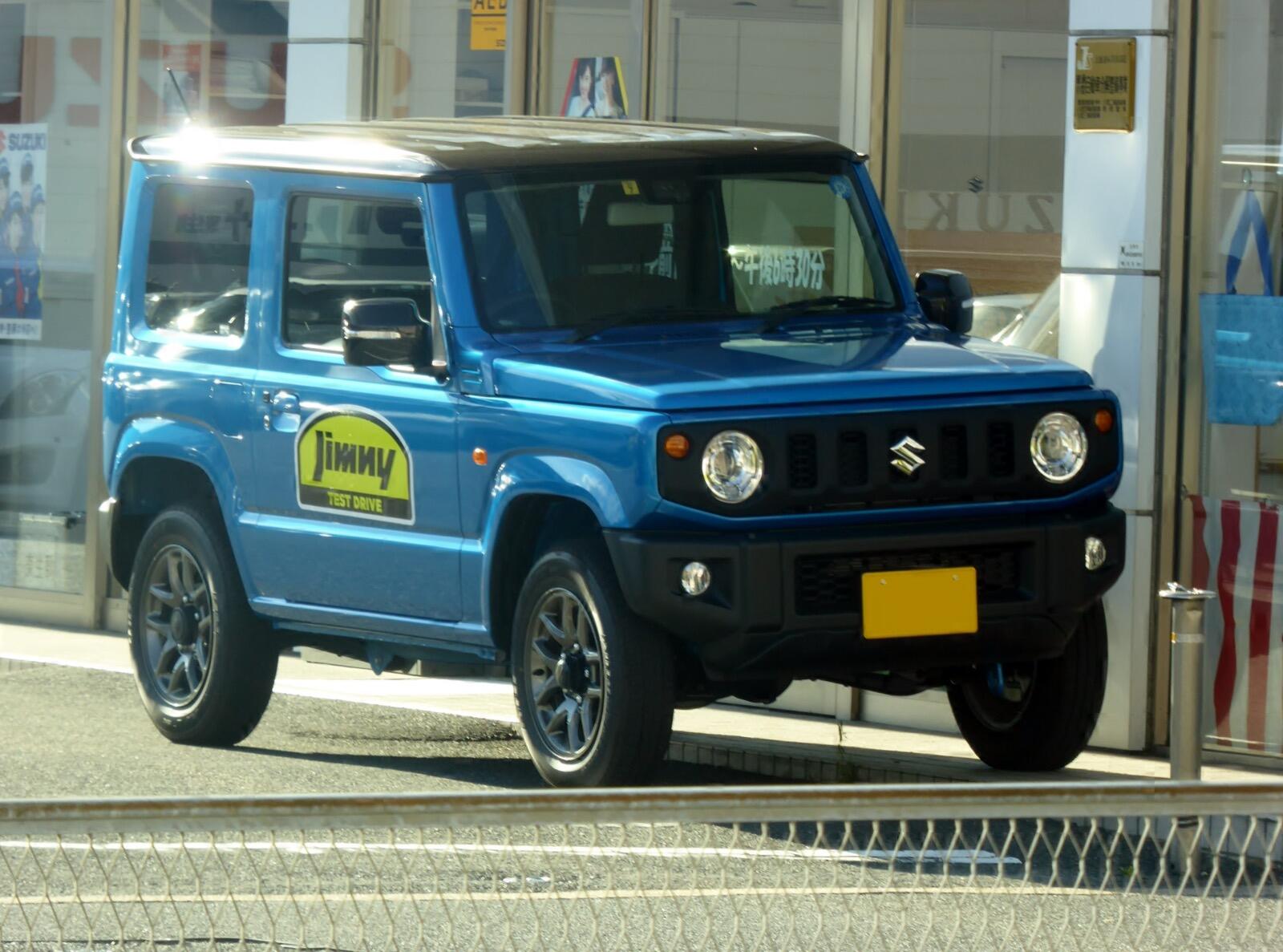 スズキ ジムニーXC（JB64）のフロントビュー