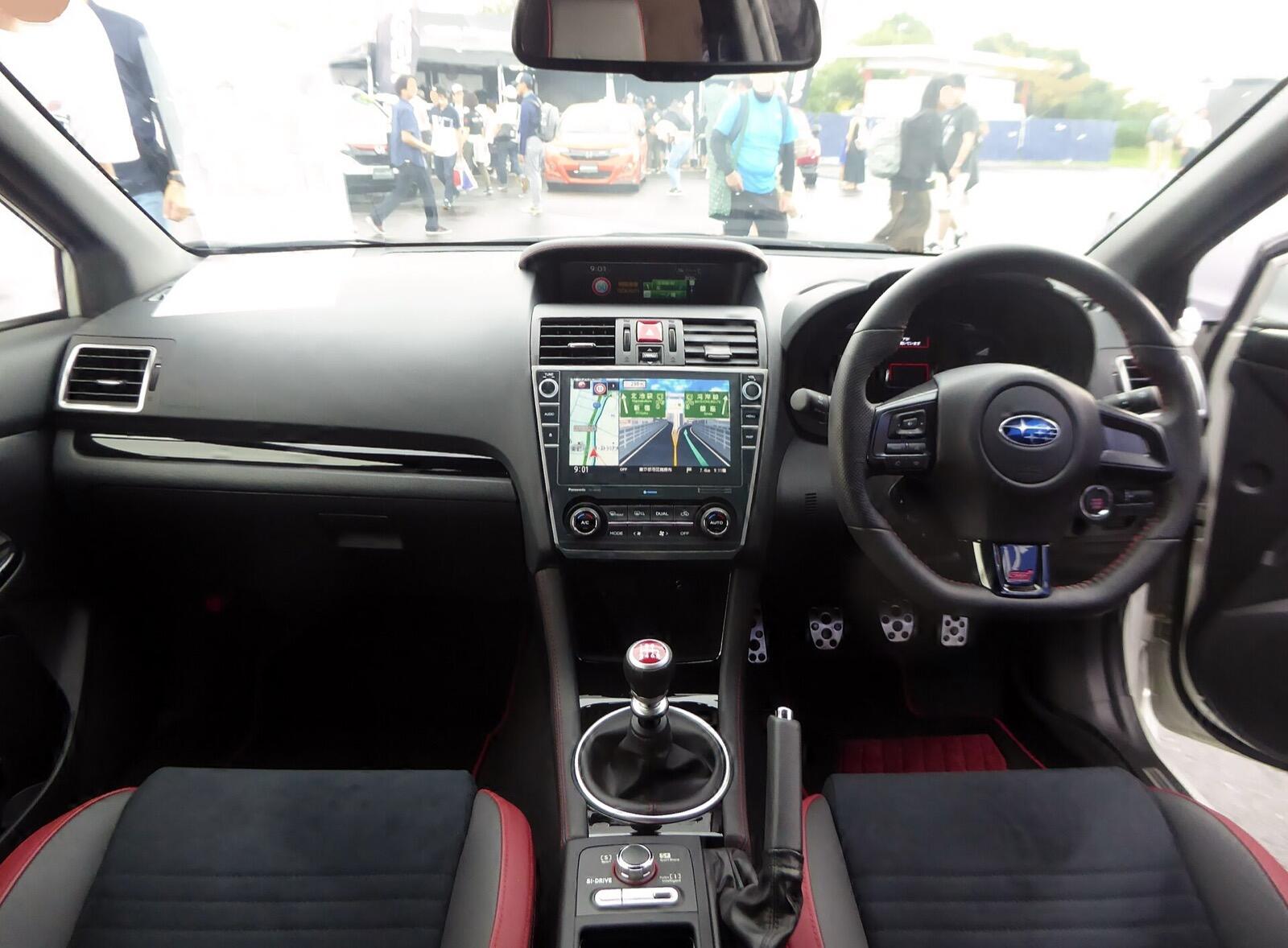 WRX STI（VAB）のインテリア