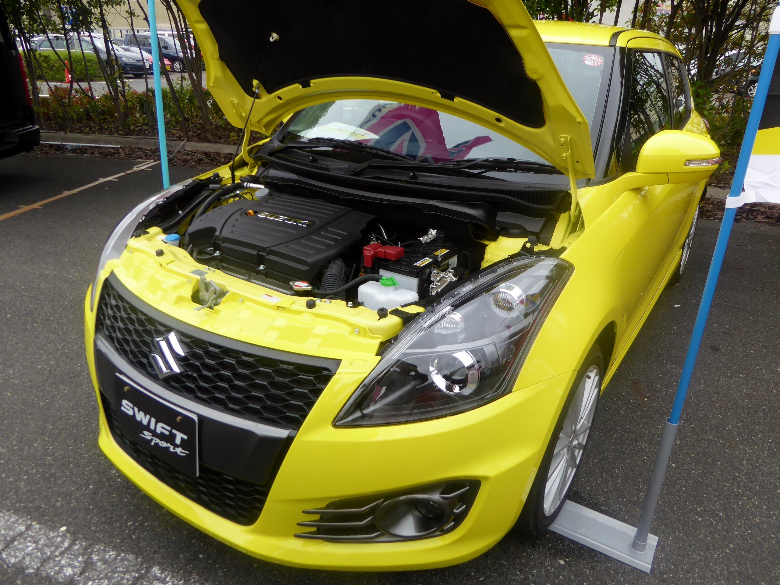 スズキ スイフトスポーツ ZC32Sのフロントビュー