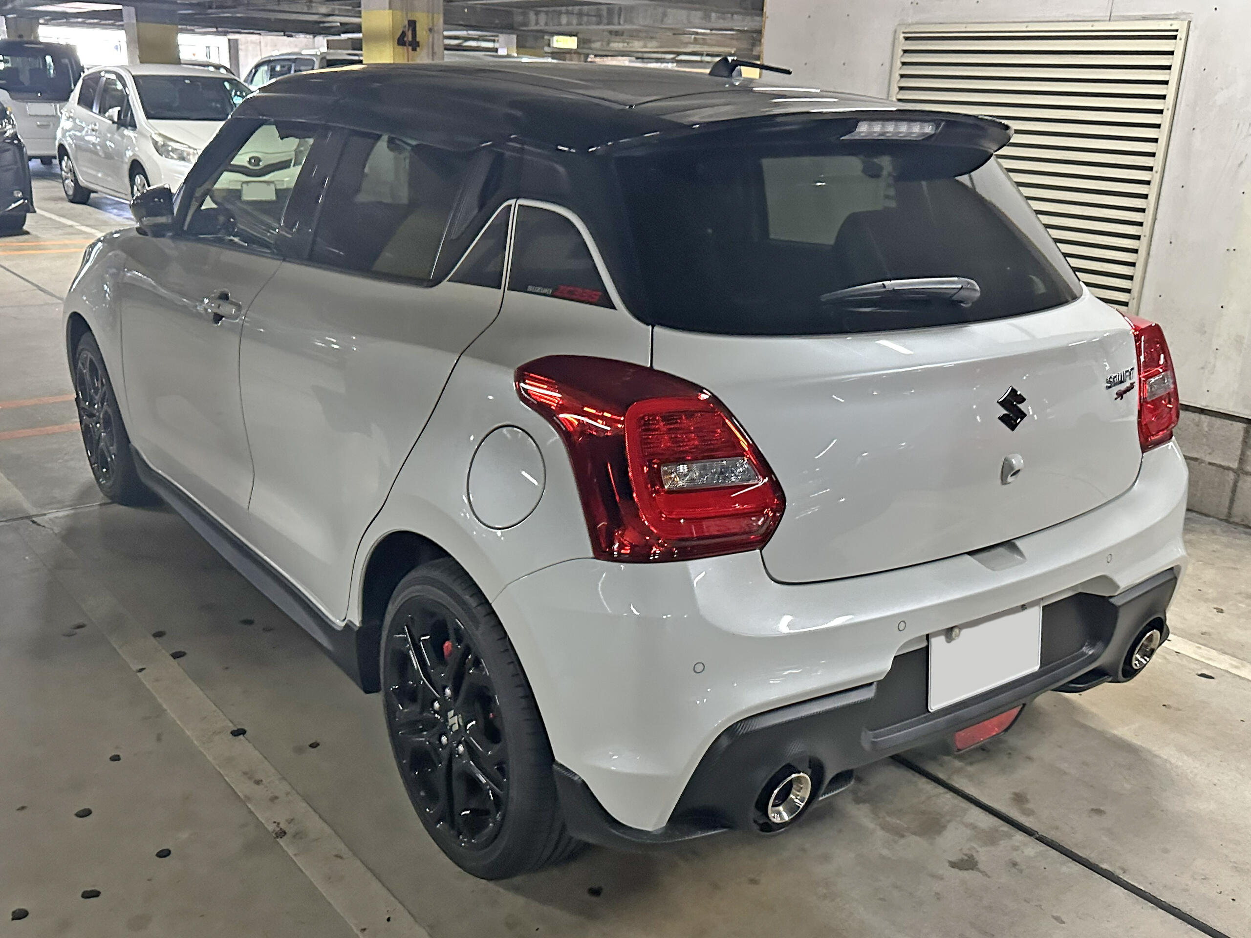スズキ スイフトスポーツ ZC33Sファイナルエディションのリアビュー