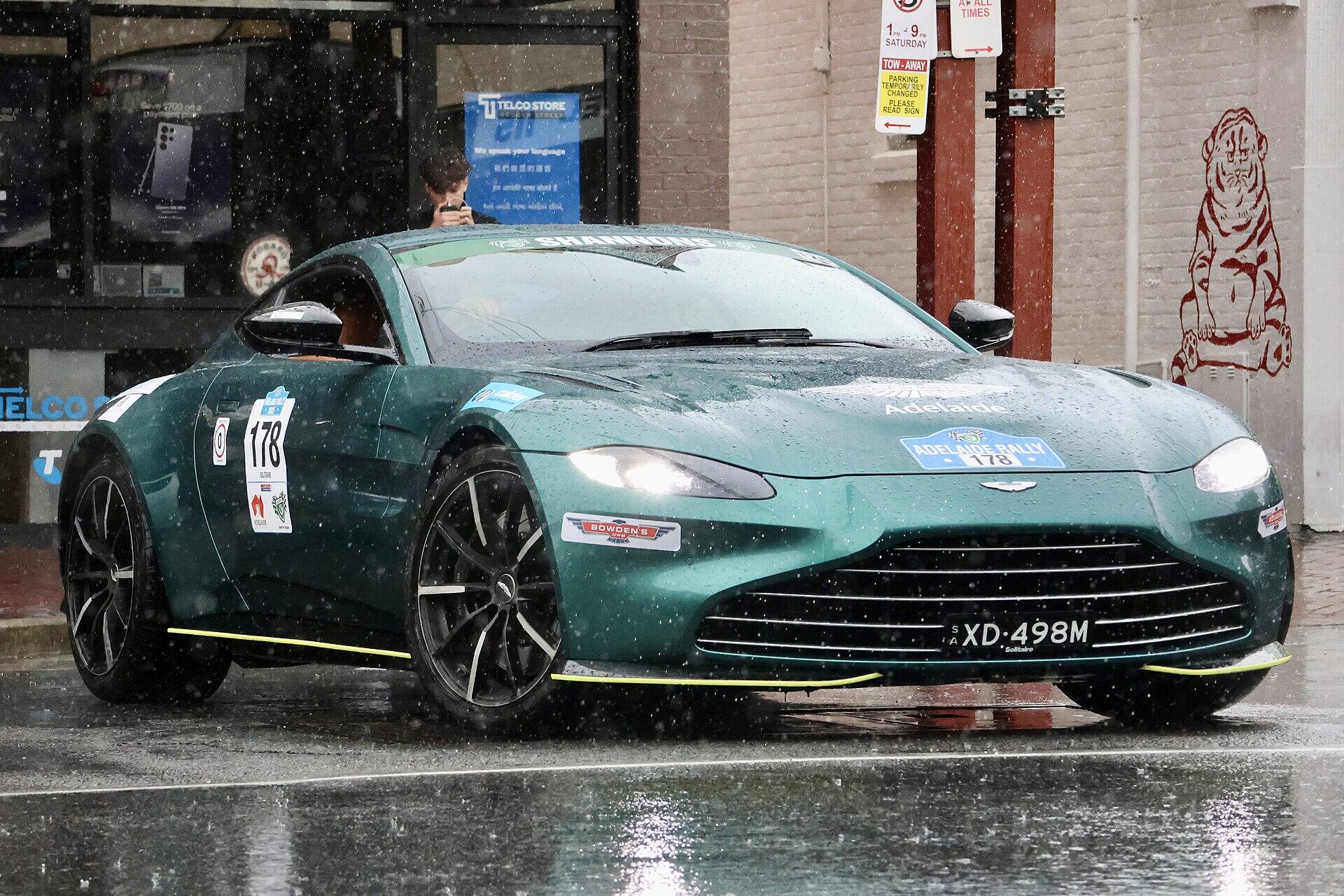 アストンマーティン・ヴァンテージ AM701