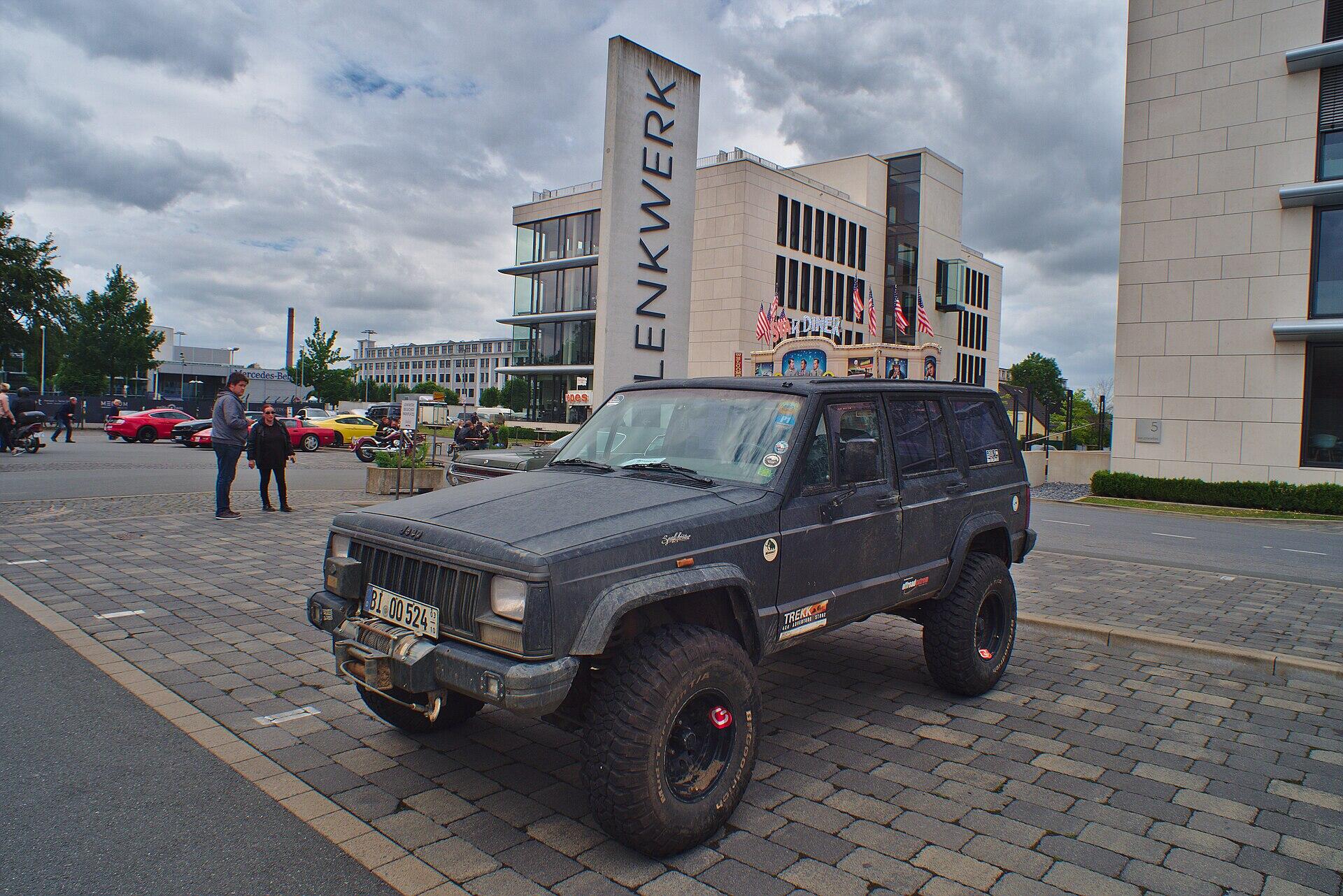ジープ・チェロキー XJ